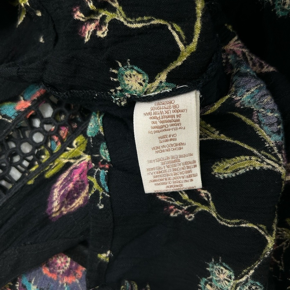 Free People Boho Crochet Lace Black Dark Floral Tunic Top M Fairy Grunge Relaxed - Picture 8 of 9